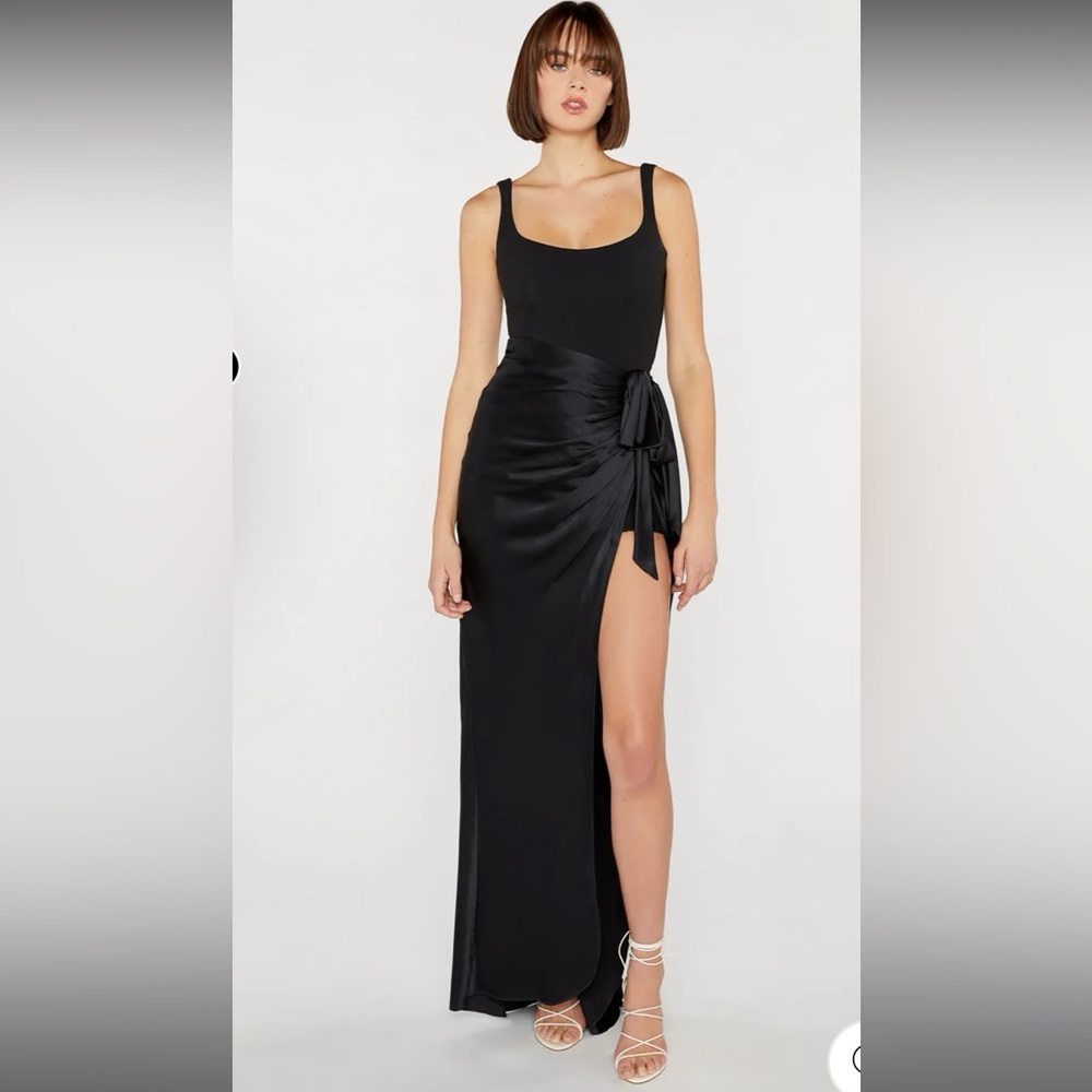 Marian Gown in Black Cinq a Sept size 8